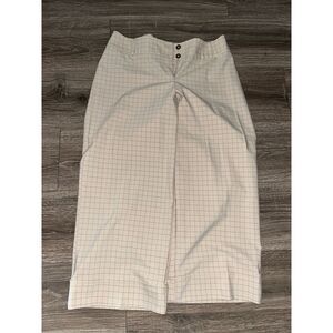 Speechless women’s beige plaid Capri dress pants size 7, waist 16”,length 32”,in